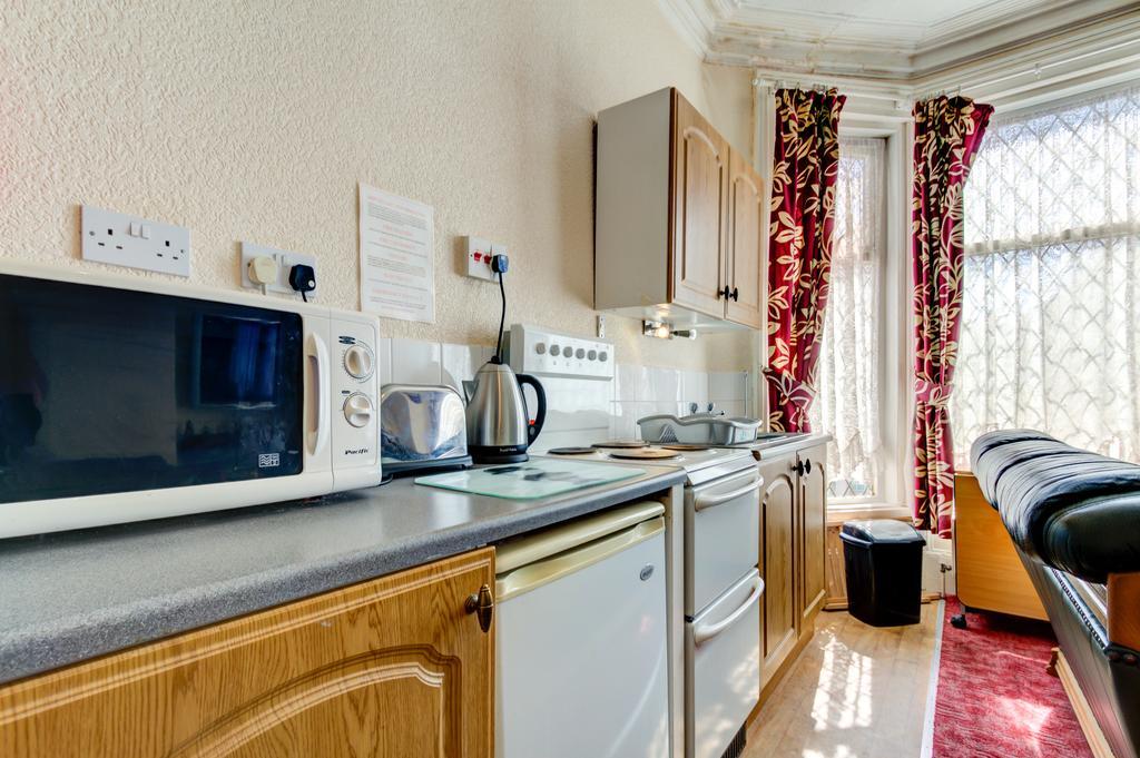 Waverley House Apartments แบล็คพูล ภายนอก รูปภาพ