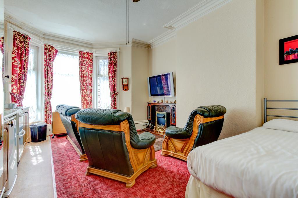 Waverley House Apartments แบล็คพูล ภายนอก รูปภาพ