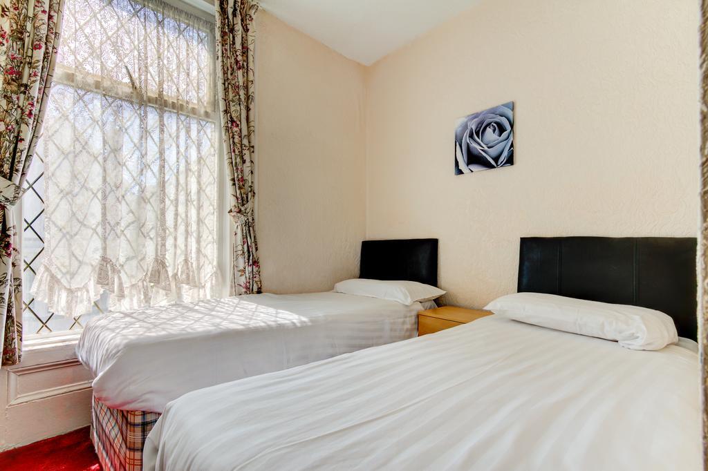 Waverley House Apartments แบล็คพูล ภายนอก รูปภาพ