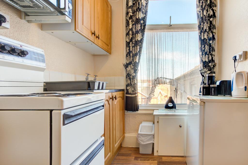 Waverley House Apartments แบล็คพูล ภายนอก รูปภาพ